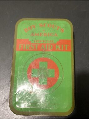 Vintage Boy Scouts of America official 1st Aid Kit.  Pre-owned 1940s. Authentic